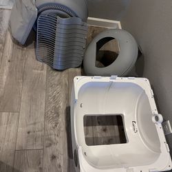 Self Cleaning Litter Box 