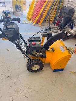Snow Blower Cub Cadet