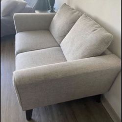 Loveseat 