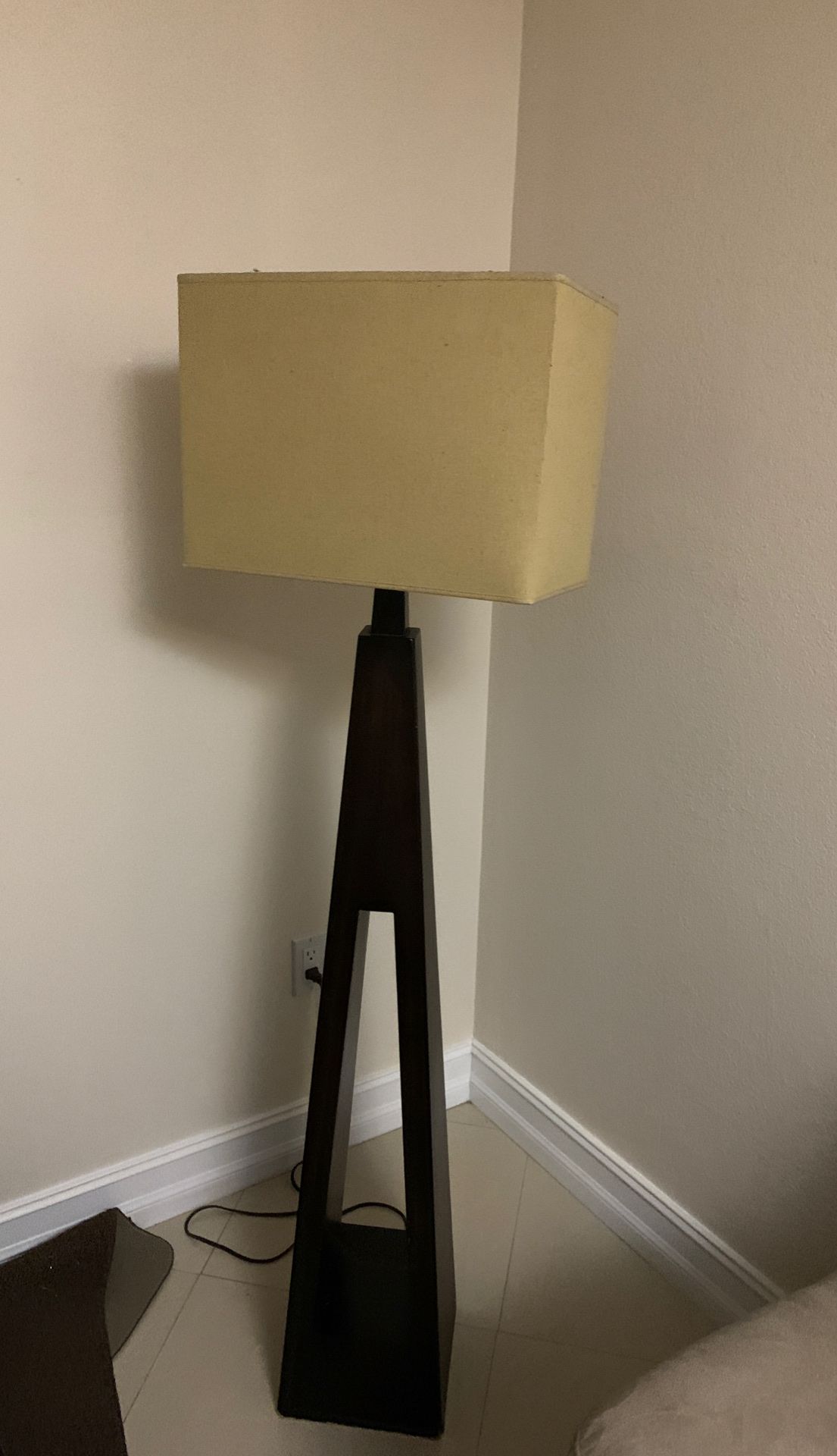 Floor lamp