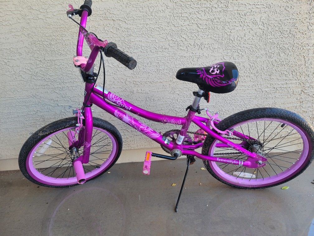 Girls 20" Bike