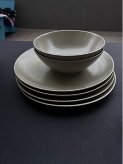Plates & Bowls