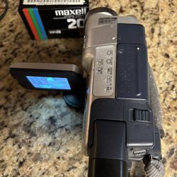 Vintage Sony Handycam Vision CCD-TRV118 Camcorder 