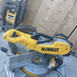 DEWALT ANGLE TABLE SAW & ROLLER/CARRIER Table