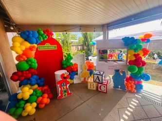 Elmo balloon backdrop