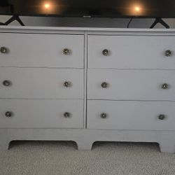 Dresser With 6 Drawers