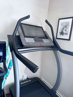 NordicTrack X22i Incline Treadmill – Excellent Condition