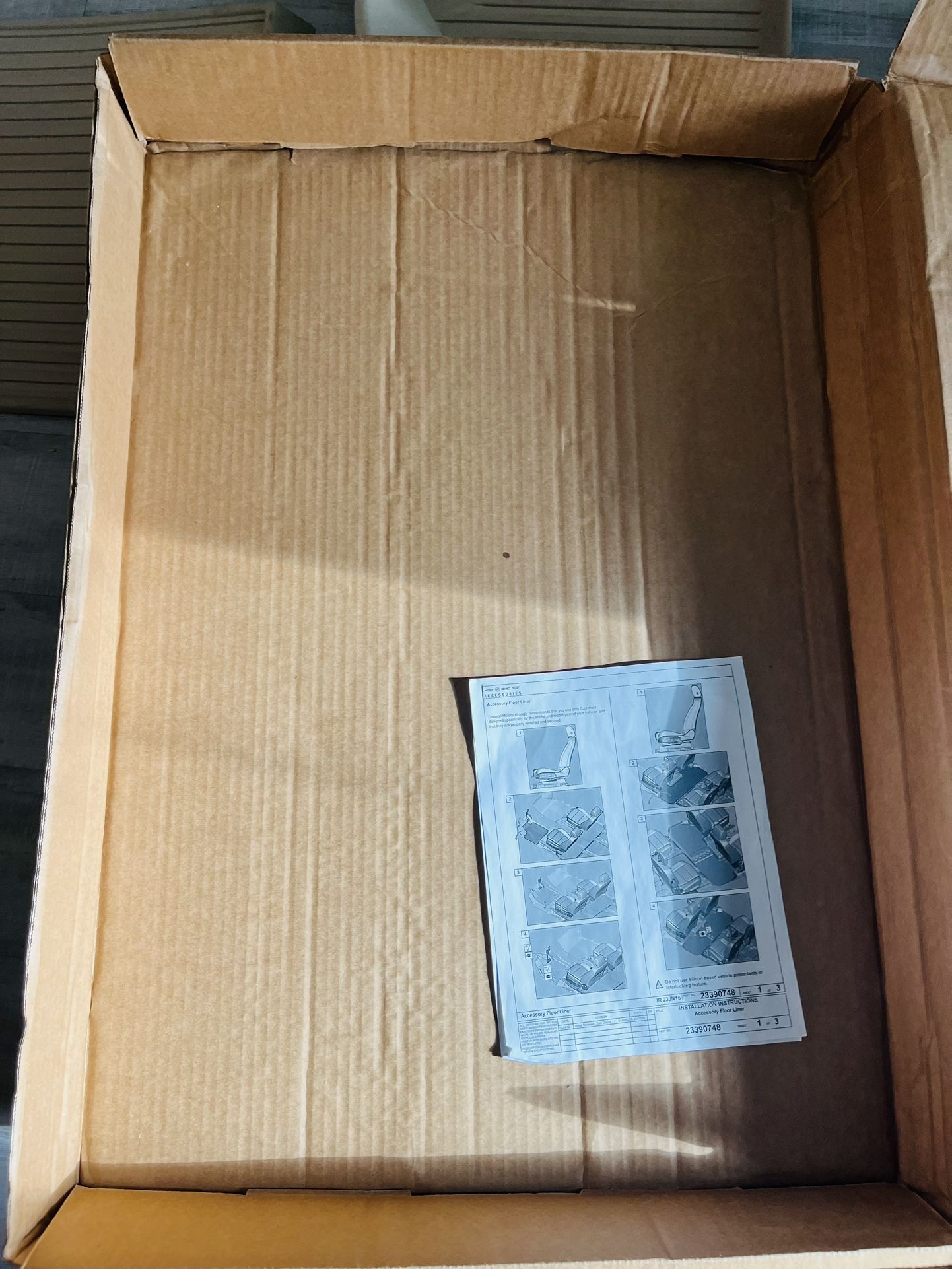 OEM CADILAC ESCALADE 2021-2025 NEW IN THE BOX COMPLETE SET