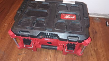 Milwaukee PACKOUT Large Tool Box (Model 48-22-8425)
