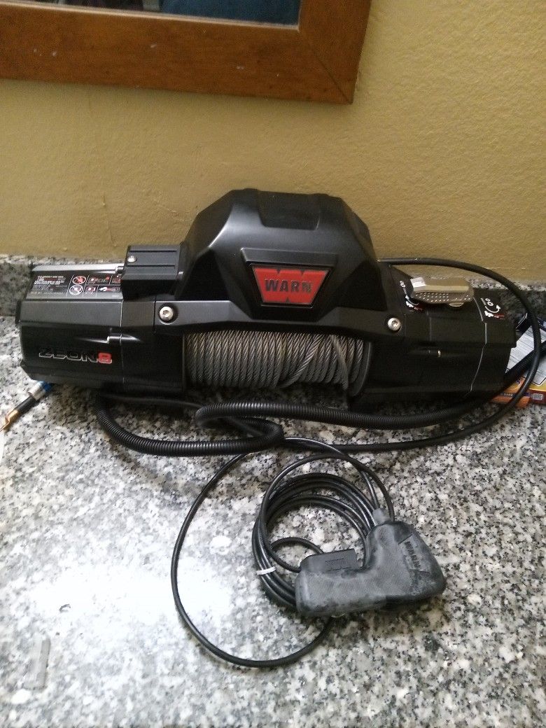 Brand New Warn Zeon 8 Winch 8,000lb Capacity