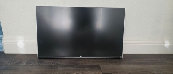 LG 27UD68-P 4K - 27 inch Monitor  - $75 obo
