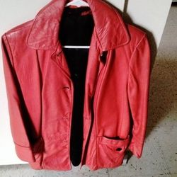 Wmen's/red leather jacket