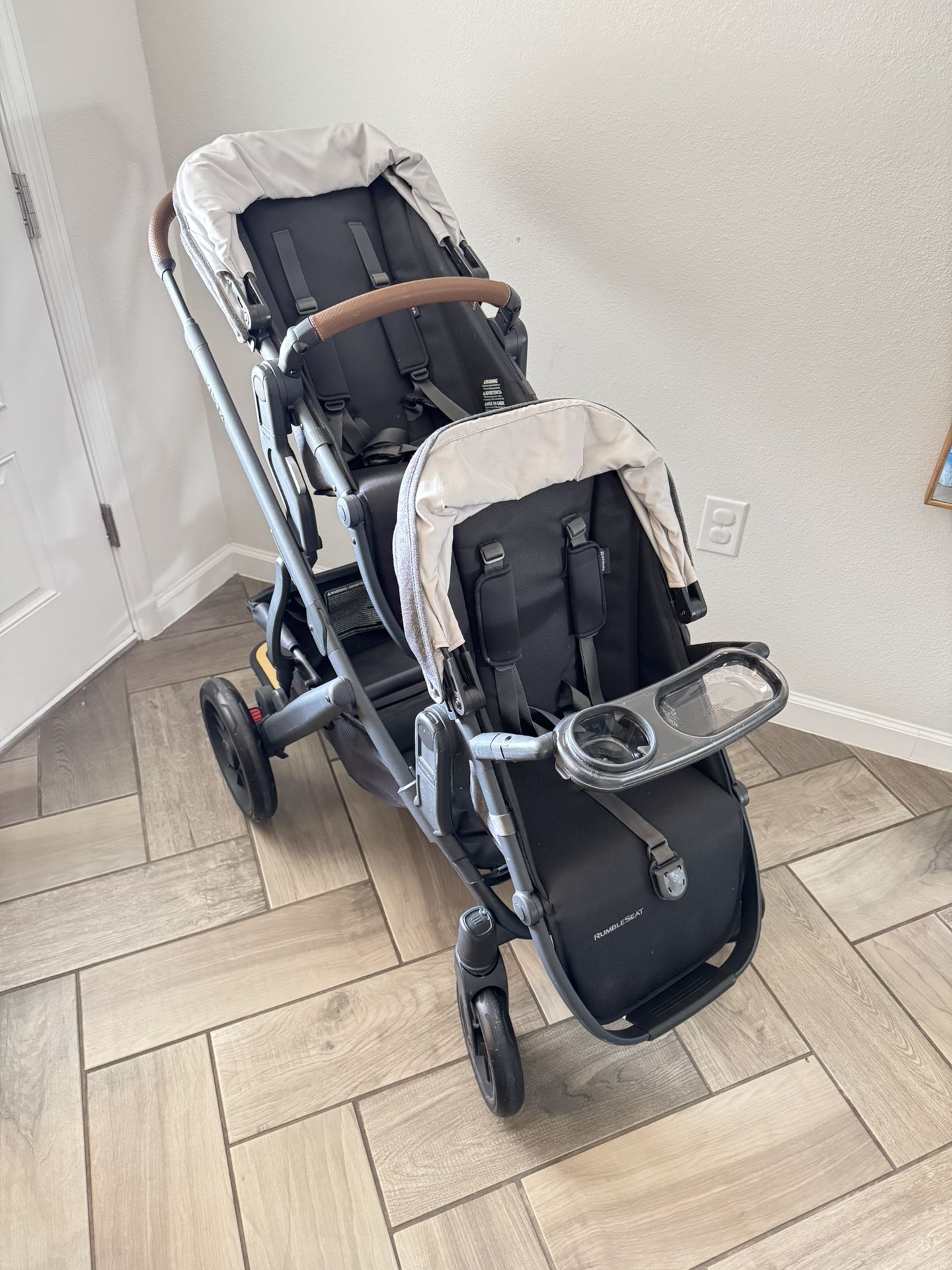 UPPAbaby Vista V2 Stroller / Convertible Single-To-Double System / Bassinet, X2 Toddler Seat,  Greyson