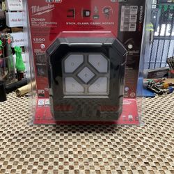 Milwaukee M18 18-Volt 1500 Lumens Lithium-Ion Cordless Rover LED Mounting Flood Light (Tool-Only)