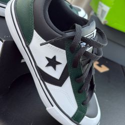  Converse Size 4 