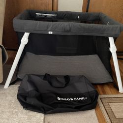 Guava Family Lotus Travel Crib