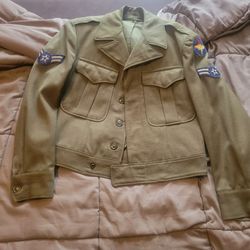 Vintage  Military  Uniforms 