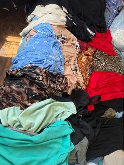 Women’s clothes medium/large