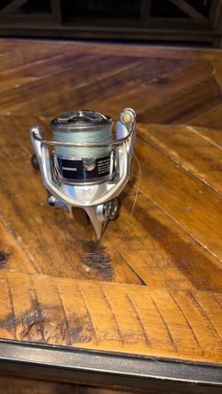 Shimano stradic 2500hg-k reel.