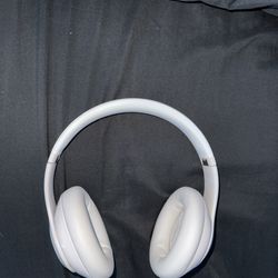 Beats Studio Pro - Wireless Bluetooth Noise Cancelling Headphones - Personalized Spatial Audio, USB-C Lossless Audio, Apple & Android Compatibility, U