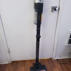 Shark Stratos Cordless Vacuum