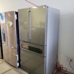 Brand New Bosch 800 Series 21 cu ft French Door Refrigerator - Counter Depth Stainless Steel Glass