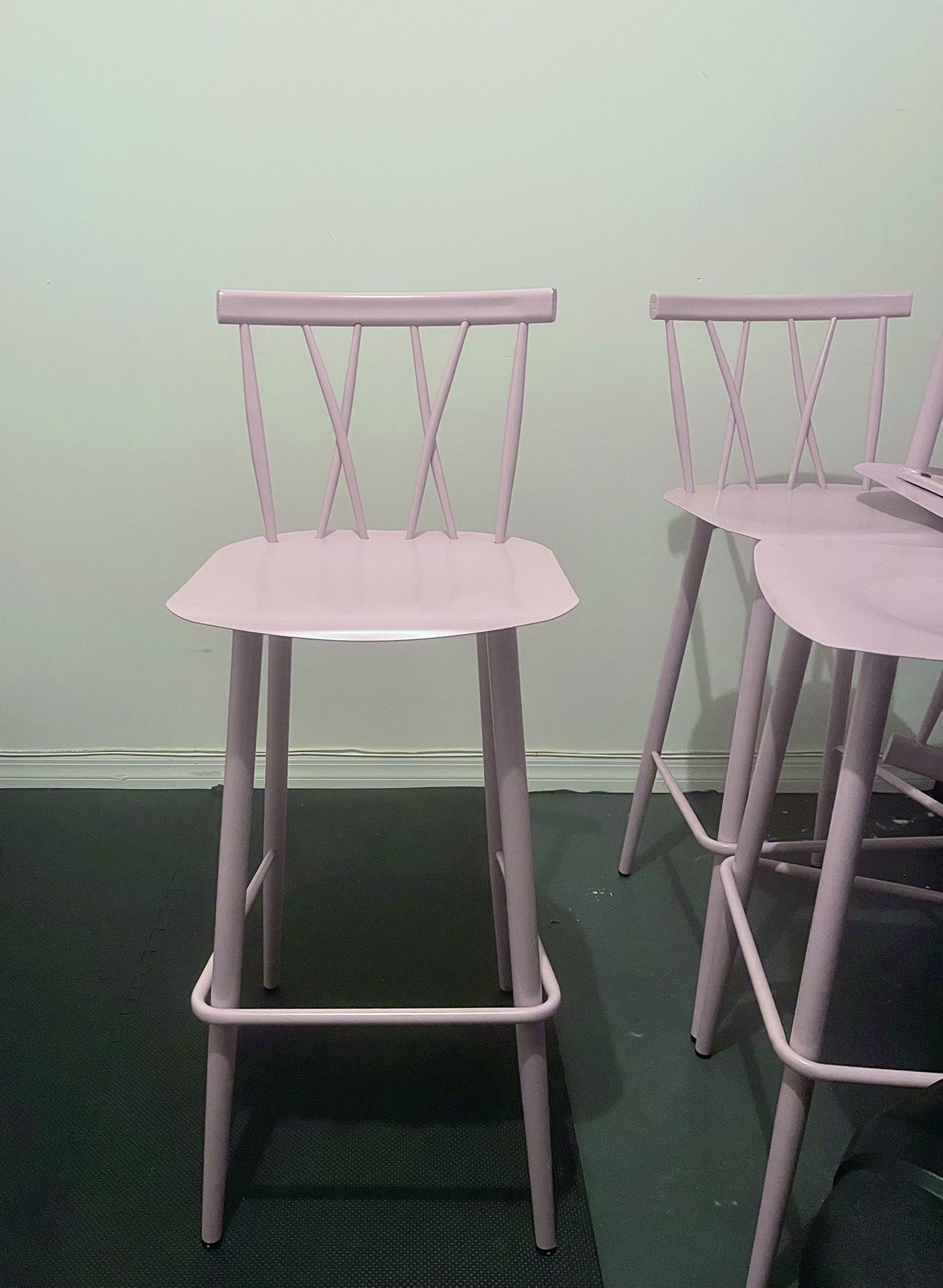 Set of 4 Light Pale pink tall metal bar chairs