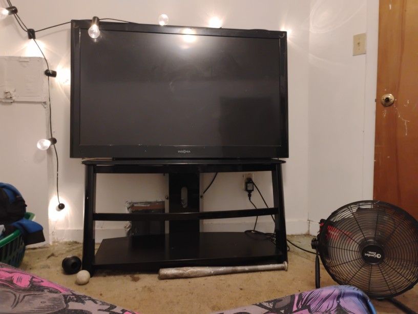 TV And TV Stand Nothing Wrong With It