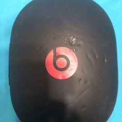 Beat Headphones Case With Charging Cord