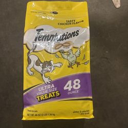 Temptations Classic Crunchy and Soft Cat Treats Tasty Chicken Flavor, 48 oz. Pouch