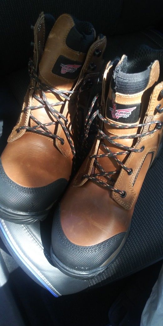 A,WORK BOOTS ORIGINAL SIZE 9.00 WATER AND OIL RESISTANT AND STEEL TOE