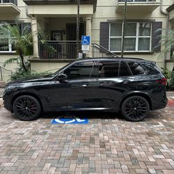 BMW X5 M60I