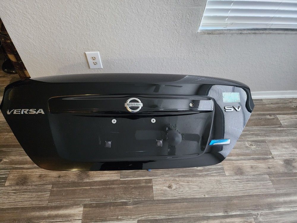 Trunk Lid Nissan Versa 2012 - 2019