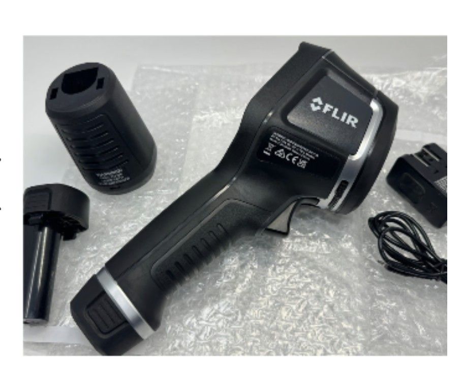 FLIR E8-XT Infrared Camera w/ Case and Accessories