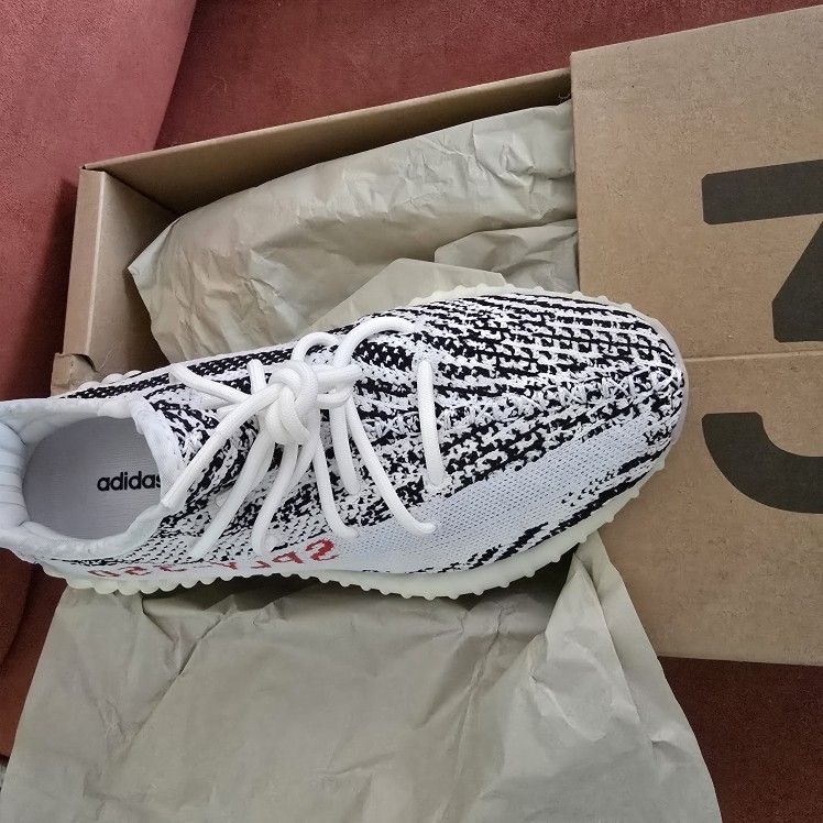 Yeezy Boost 350 V2 Zebra Size 7.5 (CP9654) display picture 1