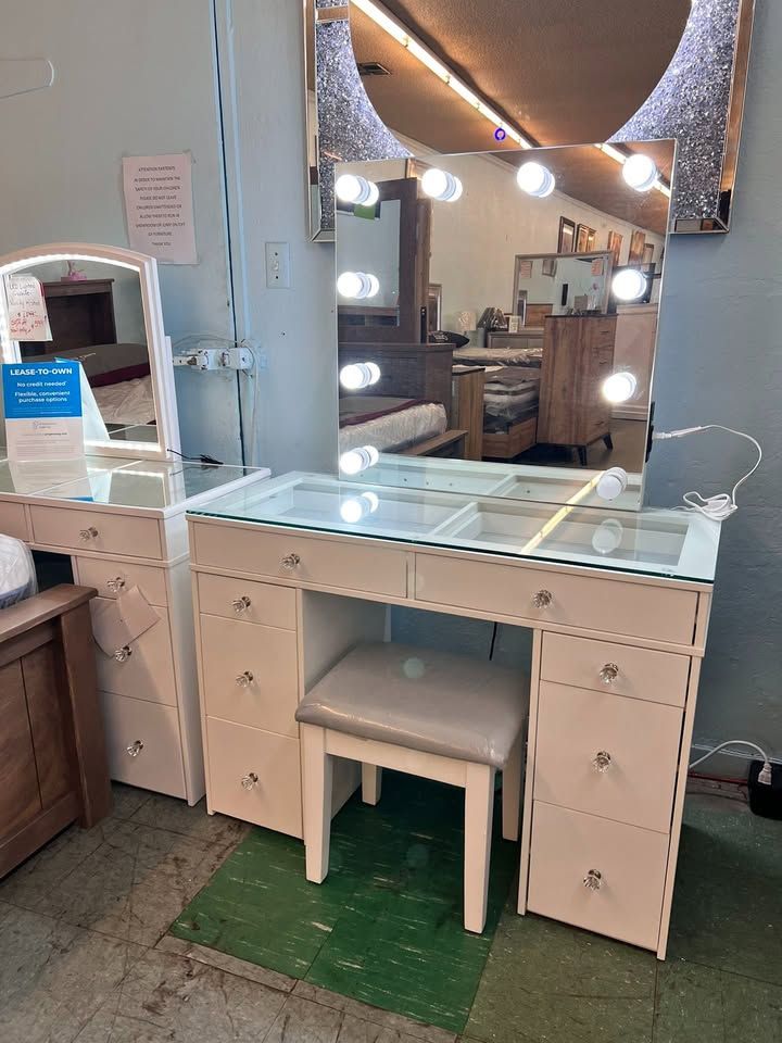 🚚Flash Deal🚚Brand New LED Light Vanity With Stool $699, Finance available, Delivery Available
