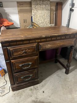 wood desk 