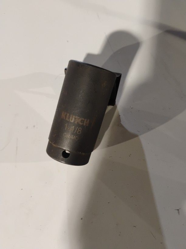 Klutch 1-1/8in., 3/4in. -drive 6-pt. chrome molybdenum deep impact socket