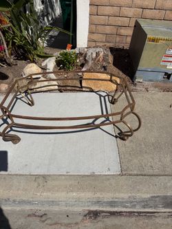 Free coffee table base