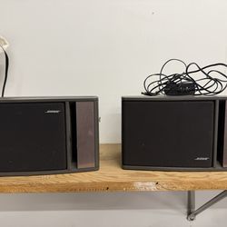 Bose Model 141 bookshelf speakers