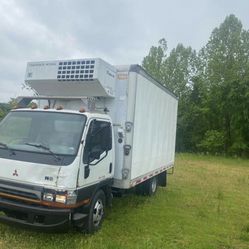 Mitsubishi box truck  Year 2000