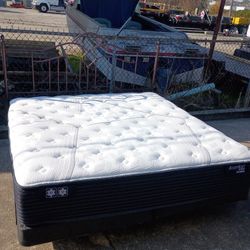 King Size Bed New