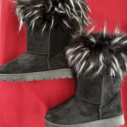 Black With B&W Fur Top Ugg Like Boots New Women’s Size 6