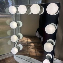  💄Impressions Vanity Hollywood Glow Mirror