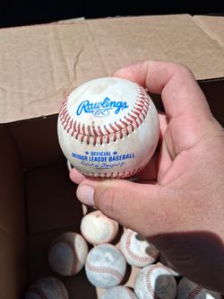Used baseballs Rawlings