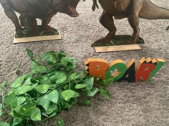 Dinosaur wood stands for party decoration