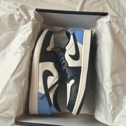 Air Jordan 1 Retro Low OG 9.5 Men