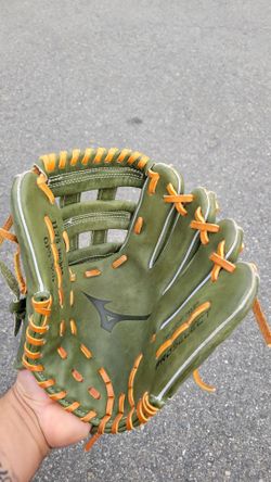 Mizuno 11.75 pro select