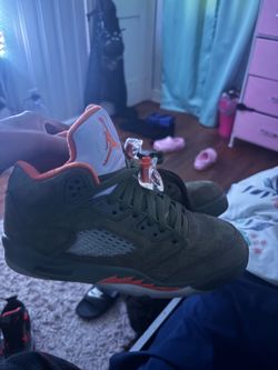 both shoes on sale for 75, both shoes are sizes 4, boxes are provided also!!