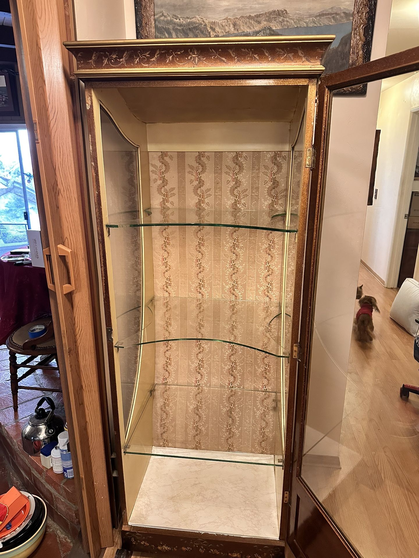 Carrier for princess cabinet with glass shelves
